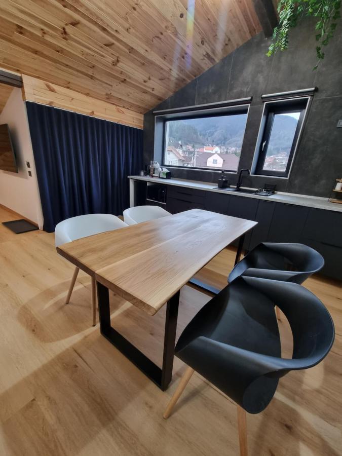 Casa Chiper - Attic Apartment With View Braşov Buitenkant foto