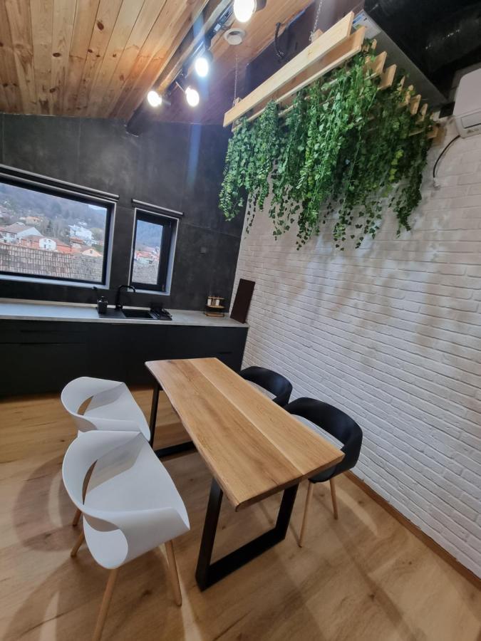 Casa Chiper - Attic Apartment With View Braşov Buitenkant foto