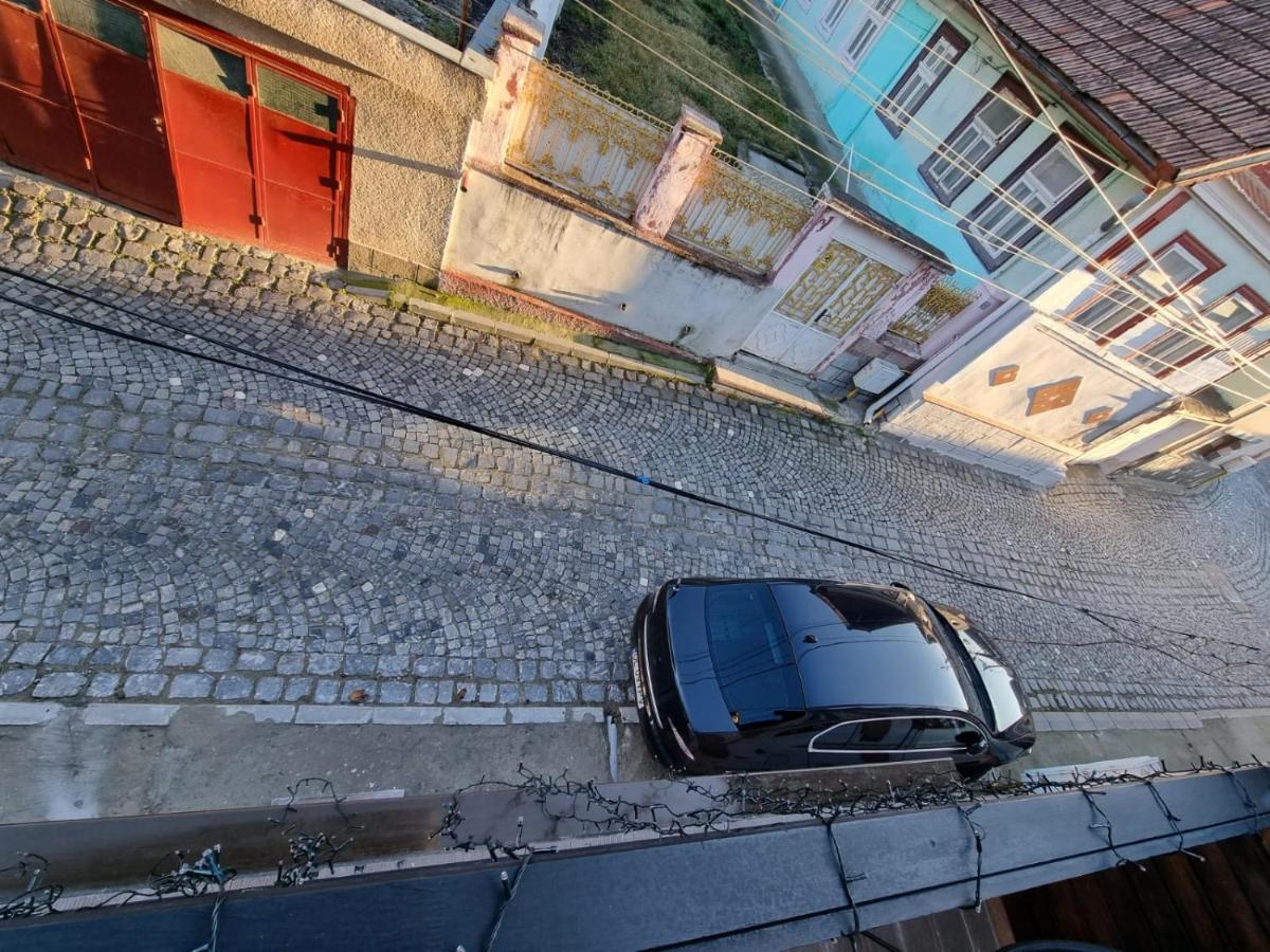 Casa Chiper - Attic Apartment With View Braşov Buitenkant foto