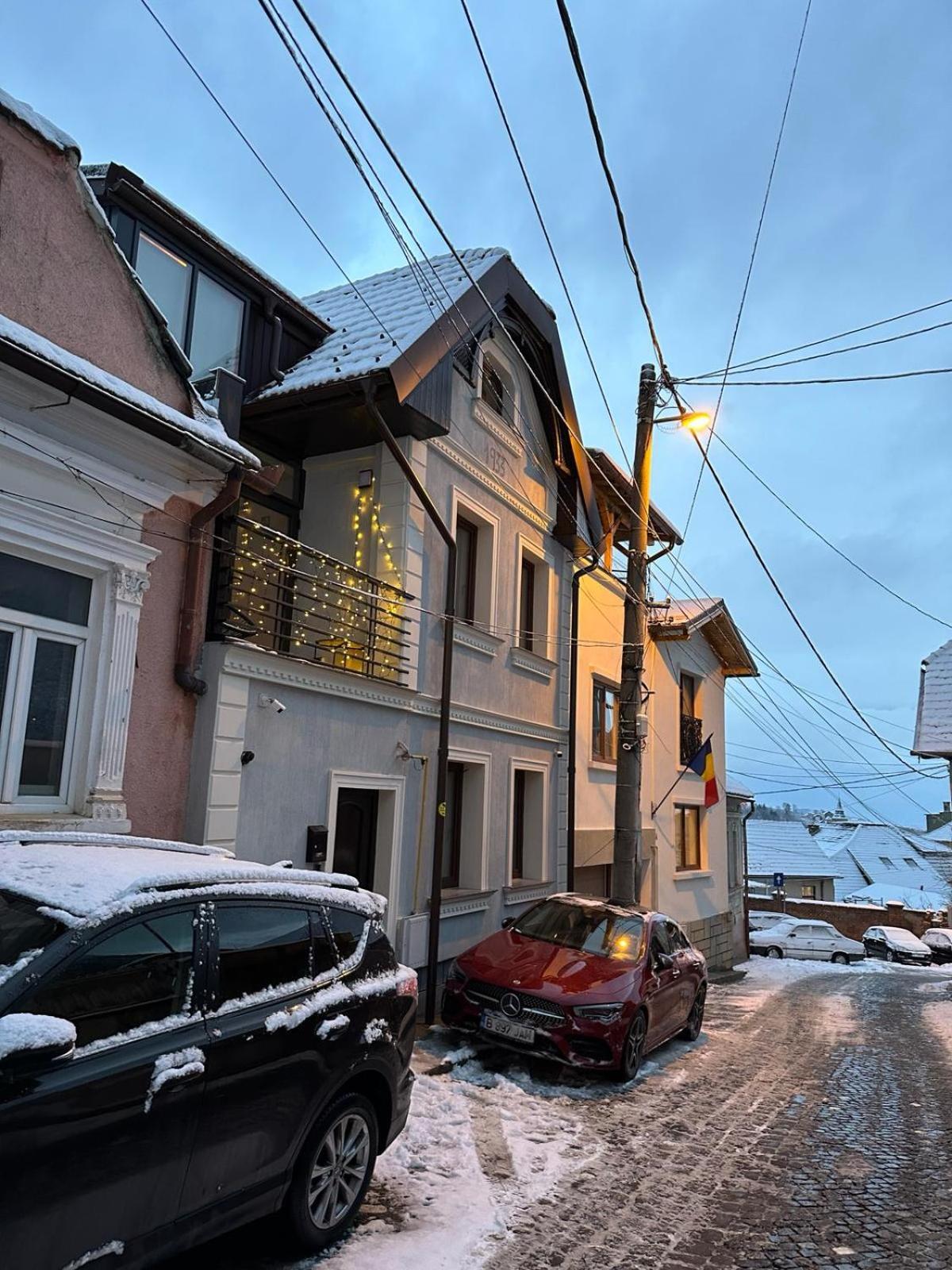 Casa Chiper - Attic Apartment With View Braşov Buitenkant foto