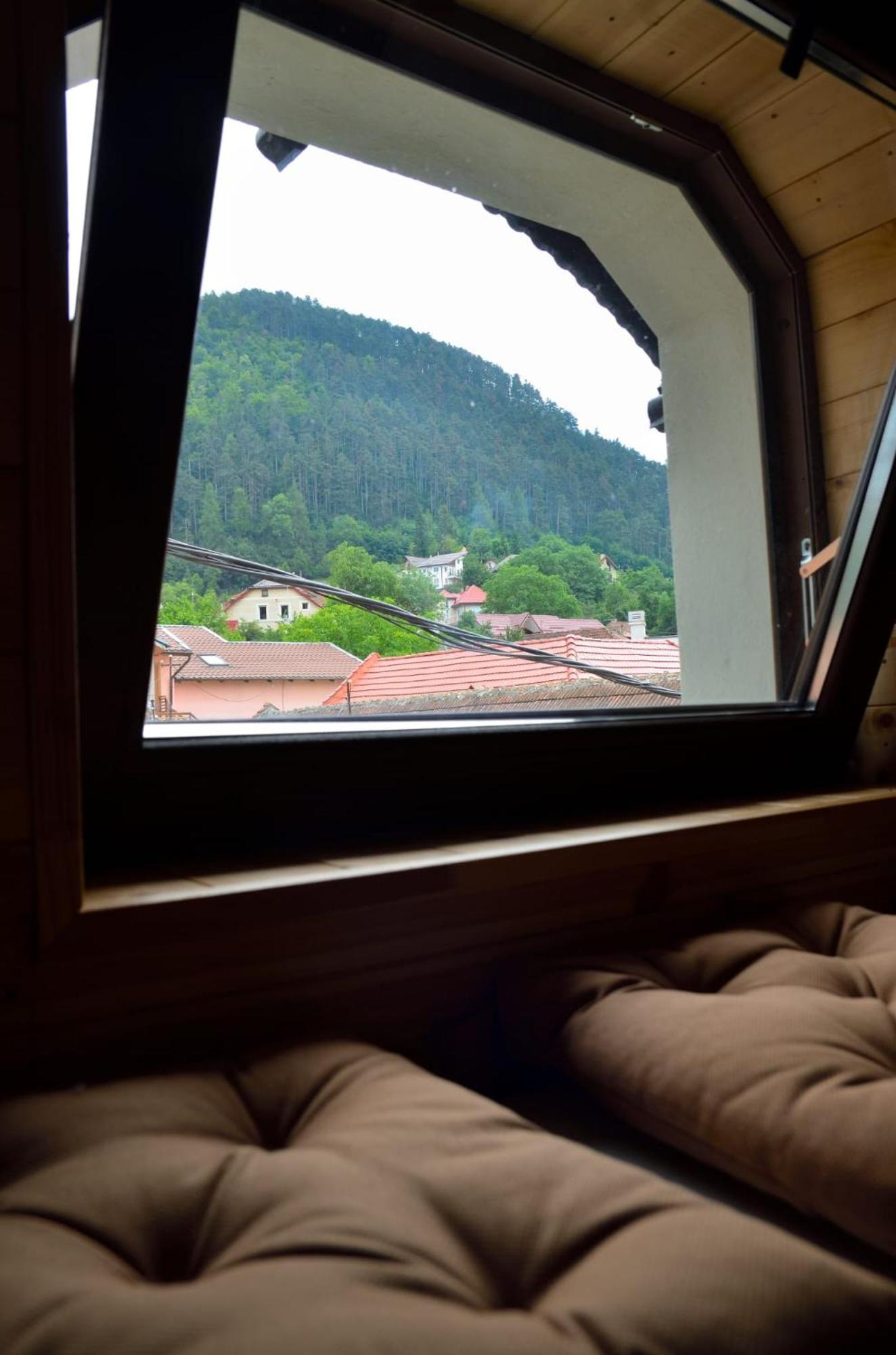 Casa Chiper - Attic Apartment With View Braşov Buitenkant foto