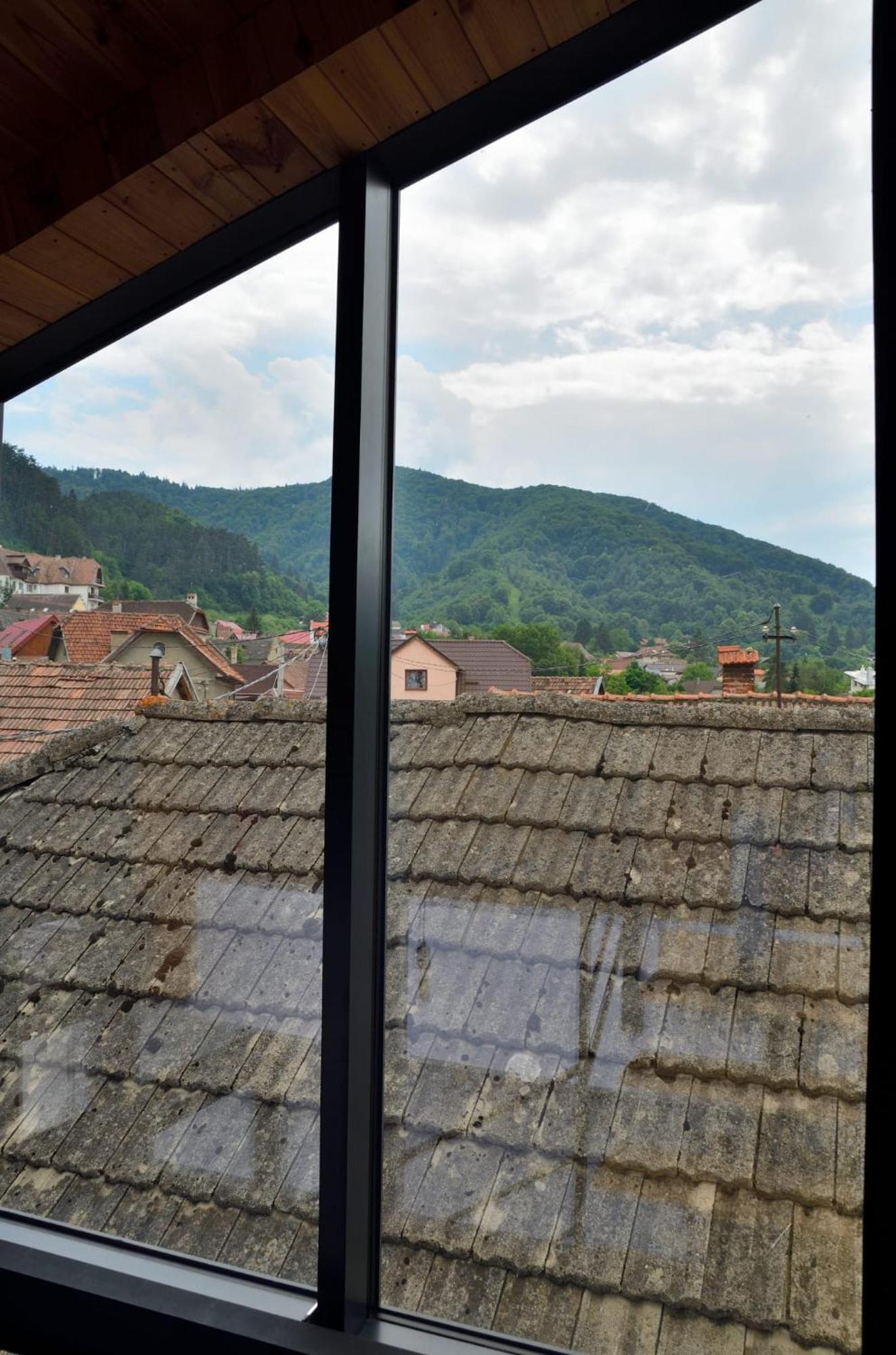Casa Chiper - Attic Apartment With View Braşov Buitenkant foto